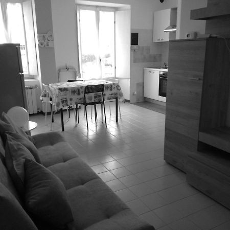 Ferienwohnung Tra La Stazione E Il Lago Verbania Exterior foto